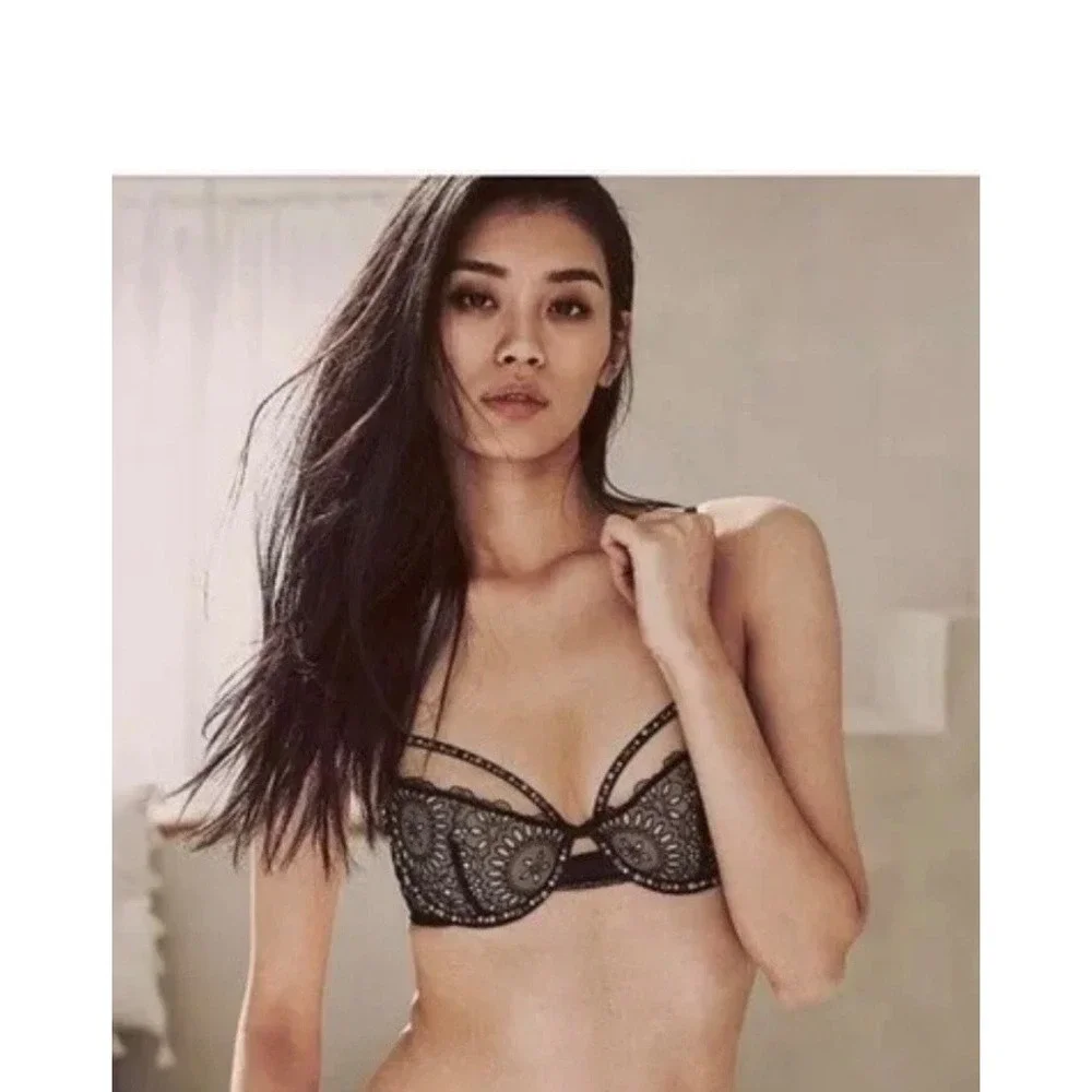 Victoria's Secret Gothic Glam Womens Rhinestone Studded Lace Cage Bra Black